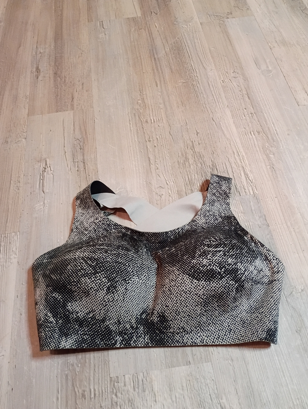 Lululemon - Picture 2 of 6
